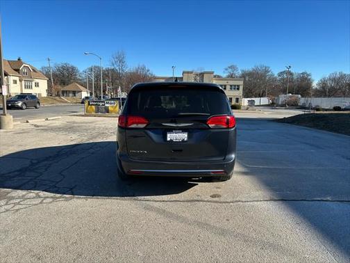 2020 Chrysler Pacifica Touring