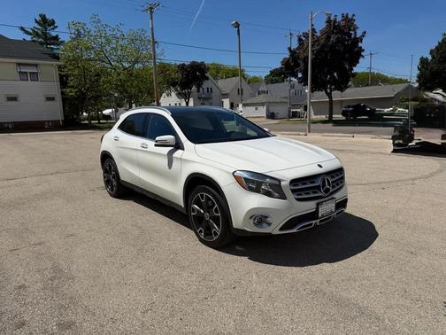 White 2018 Mercedes-Benz GLA 250 4MATIC