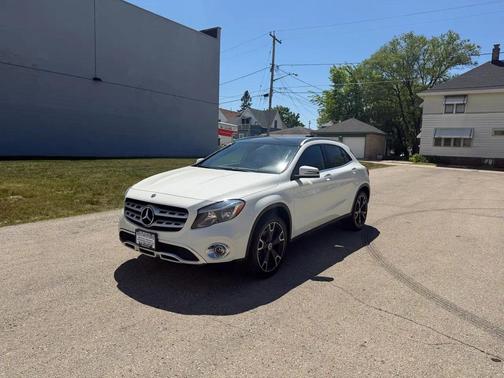 White 2018 Mercedes-Benz GLA 250 4MATIC