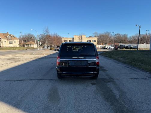 2015 Chrysler Town & Country Touring-L