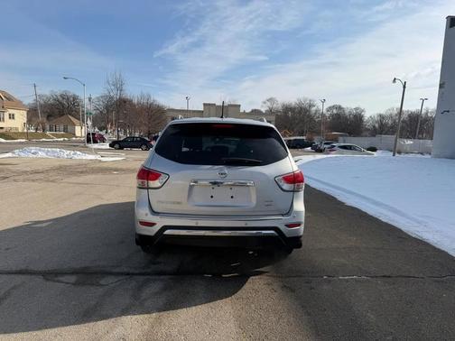 2015 Nissan Pathfinder SV