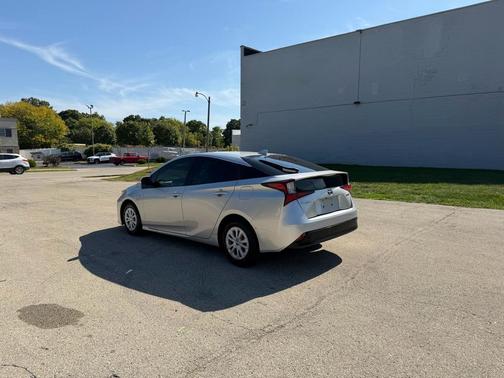 2021 Toyota Prius LE