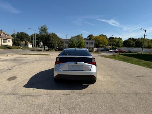 2021 Toyota Prius LE