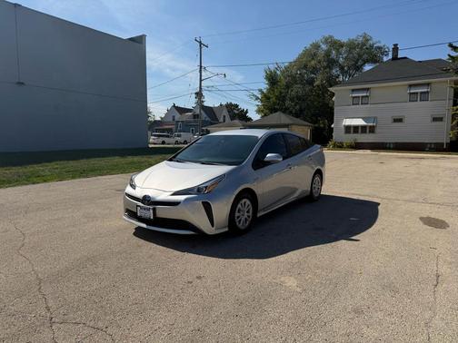 2021 Toyota Prius LE