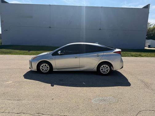 2021 Toyota Prius LE