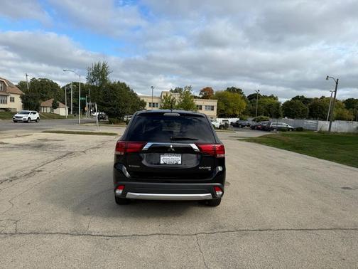 2016 Mitsubishi Outlander SE