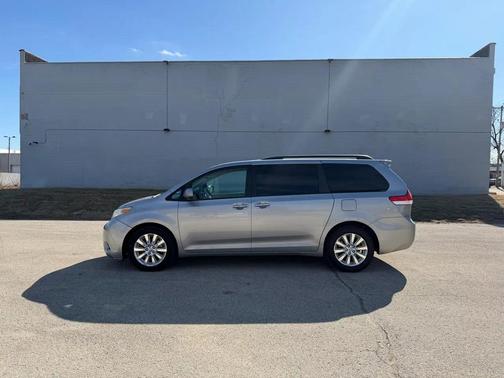 2011 Toyota Sienna XLE