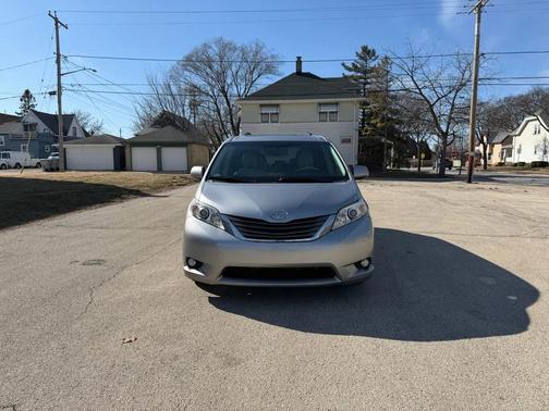 2011 Toyota Sienna XLE