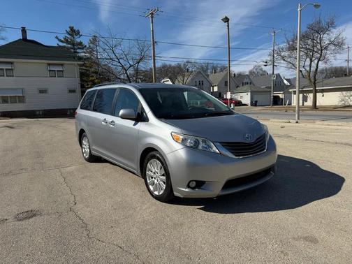 2011 Toyota Sienna XLE