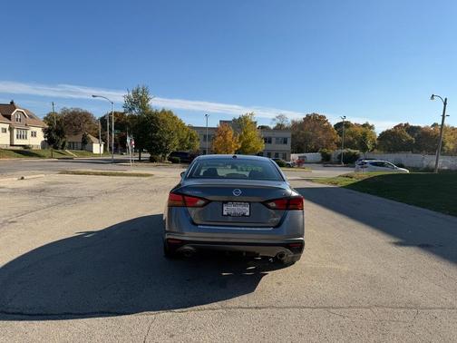 2022 Nissan Altima SR Intelligent AWD