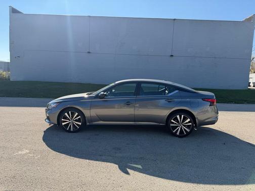 2022 Nissan Altima SR Intelligent AWD