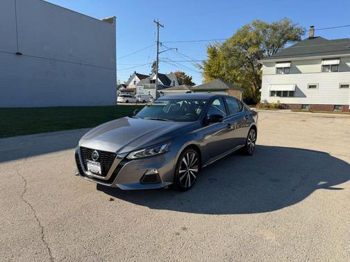 2022 Nissan Altima SR Intelligent AWD