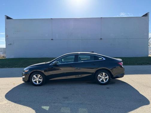 2022 Chevrolet Malibu FWD LT