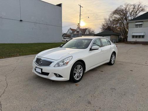 2011 INFINITI G37x Base