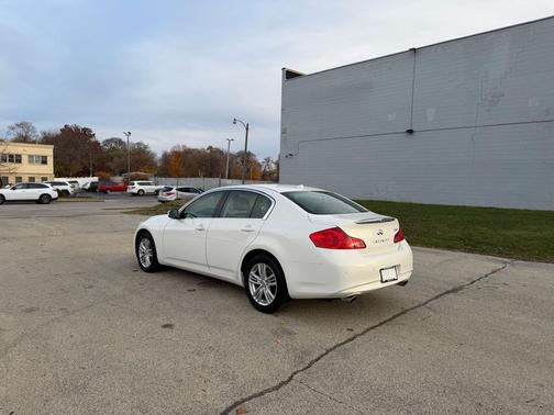 2011 INFINITI G37x Base