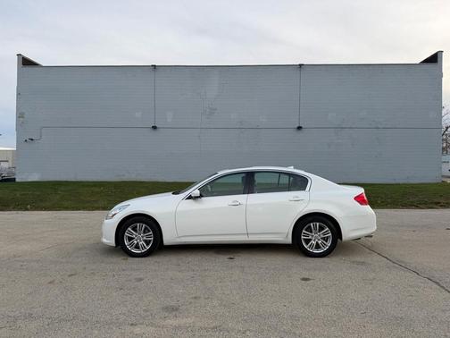 2011 INFINITI G37x Base