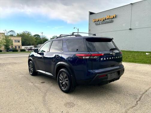 2022 Nissan Pathfinder SV 4WD