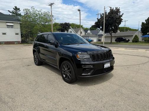 Diamond Black Crystal Pearlcoat 2018 Jeep Grand Cherokee High Altitude