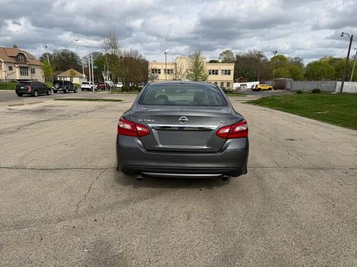 Gun Metallic 2017 Nissan Altima 2.5 SL