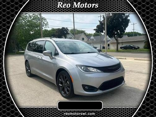 2018 Chrysler Pacifica Touring-L