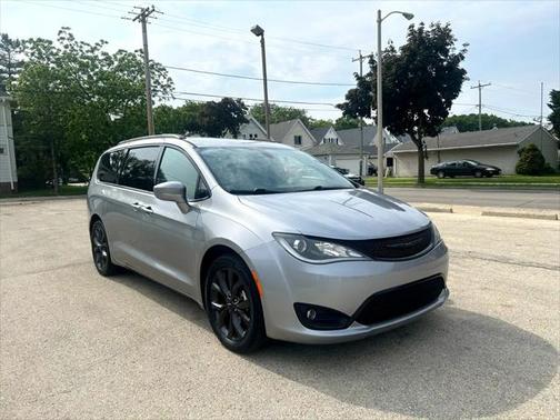 2018 Chrysler Pacifica Touring-L