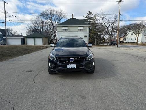 2016 Volvo XC60 T6 Drive-E R-Design Platinum