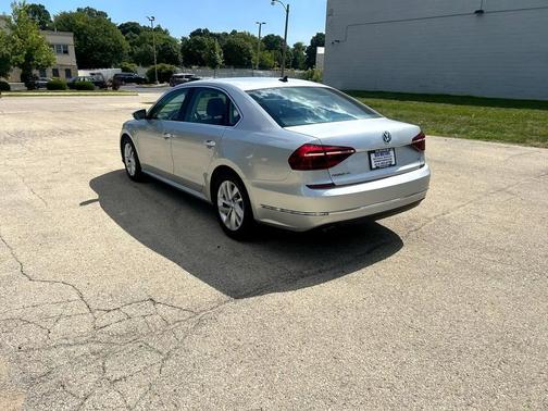 2018 Volkswagen Passat SE