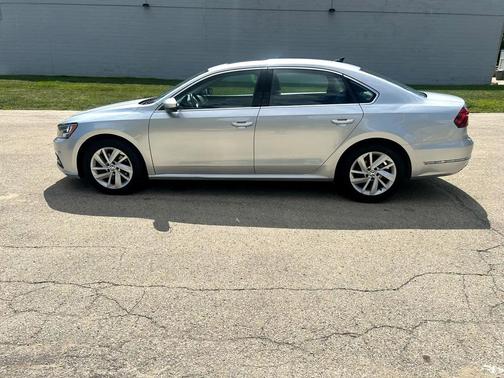 2018 Volkswagen Passat SE