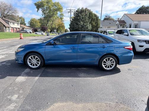 2017 Toyota Camry SE