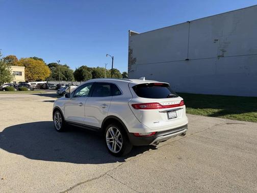 White 2019 Lincoln MKC Reserve