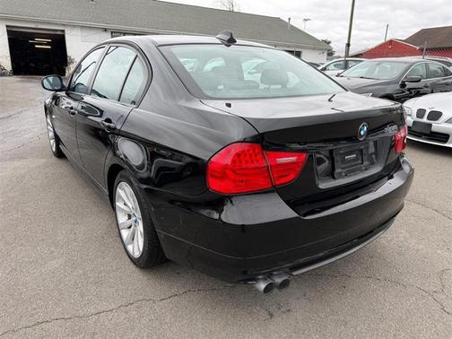 Black Sapphire Metallic 2010 BMW 328 i