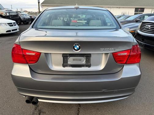 2011 BMW 328 i