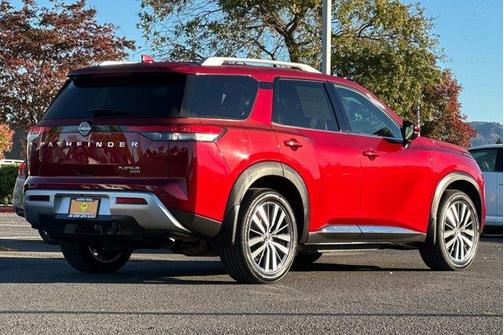 2022 Nissan Pathfinder Platinum