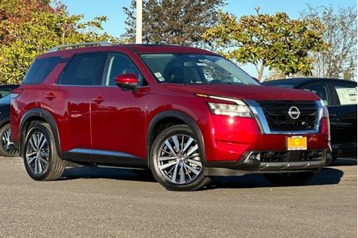 2022 Nissan Pathfinder Platinum