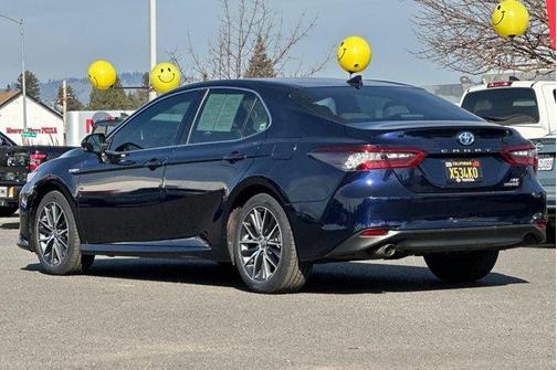 2021 Toyota Camry Hybrid XLE
