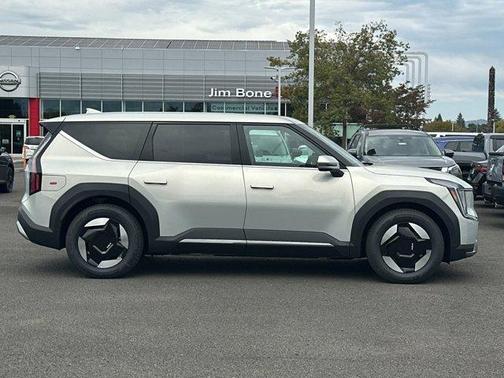 2026 Kia EV9 Light Long Range