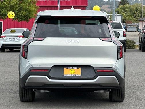 2026 Kia EV9 Light Long Range