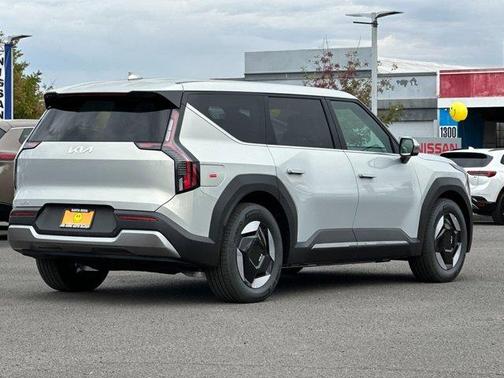 2026 Kia EV9 Light Long Range