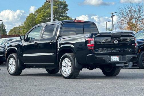 2023 Nissan Frontier SV