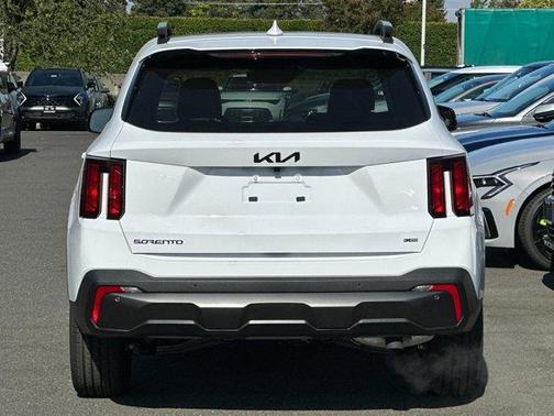 2025 Kia Sorento X-Line EX