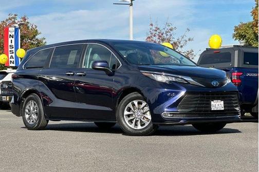 2022 Toyota Sienna XLE