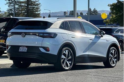 2023 Volkswagen ID.4 Pro