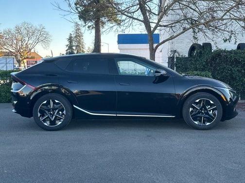 2025 Kia EV6 Wind