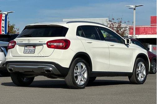 2017 Mercedes-Benz GLA 250 Base 4MATIC