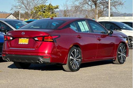 2021 Nissan Altima 2.5 SR