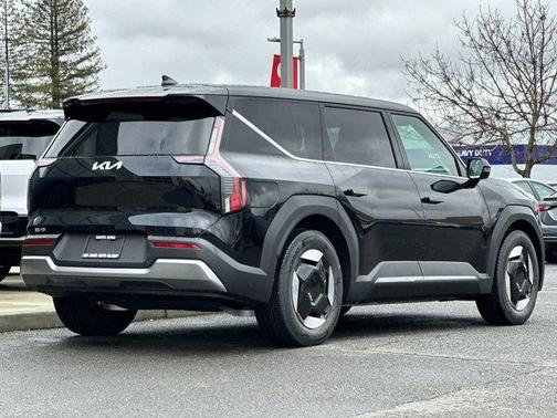 2026 Kia EV9 Light Long Range