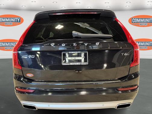 2020 Volvo XC90 T6 Momentum