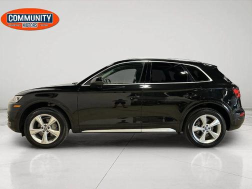 BLACK 2020 Audi Q5 45 Premium Plus