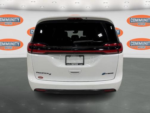 2022 Chrysler Pacifica Hybrid Touring L