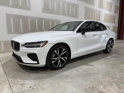 2025 Volvo S60 B5 Core